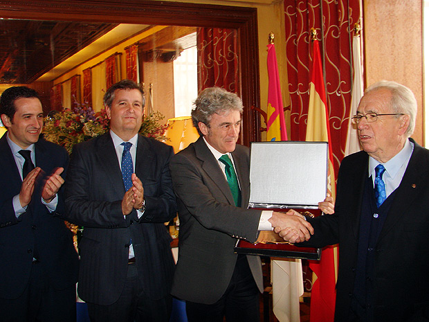 Homenaje a  Mauro García Gainza
